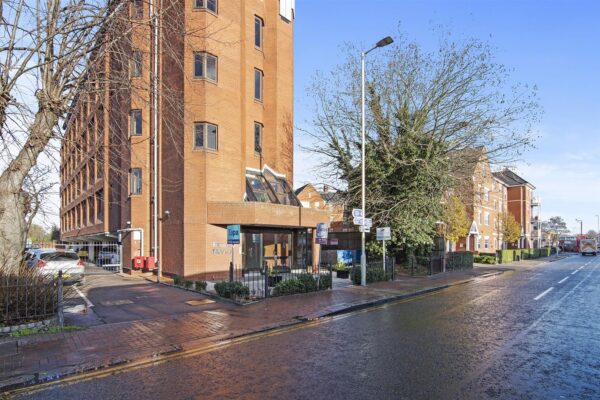Eleanor House 33-35 Eleanor Cross Road, H