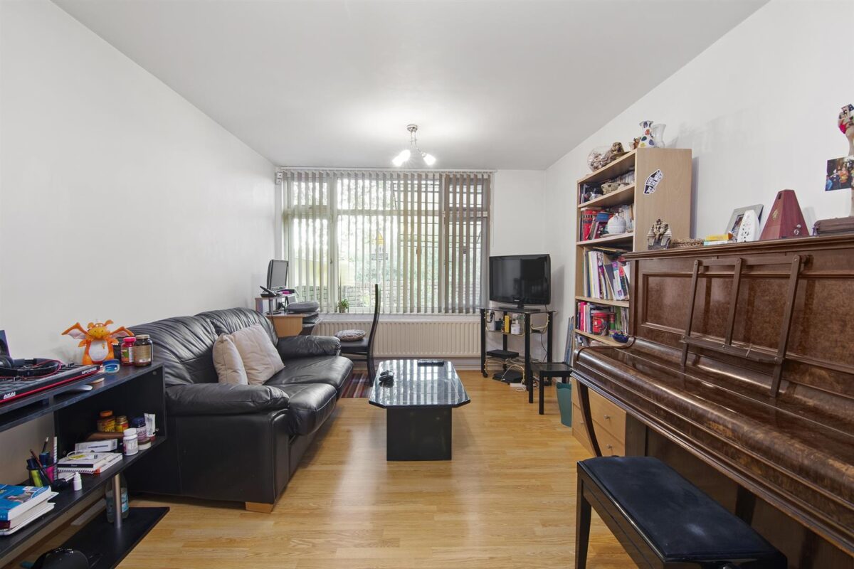 Kessock close, (River Front) London, N17 9PW