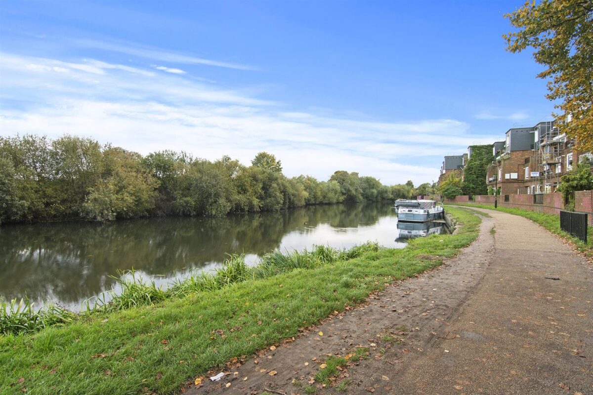 Kessock close, (River Front) London, N17 9PW