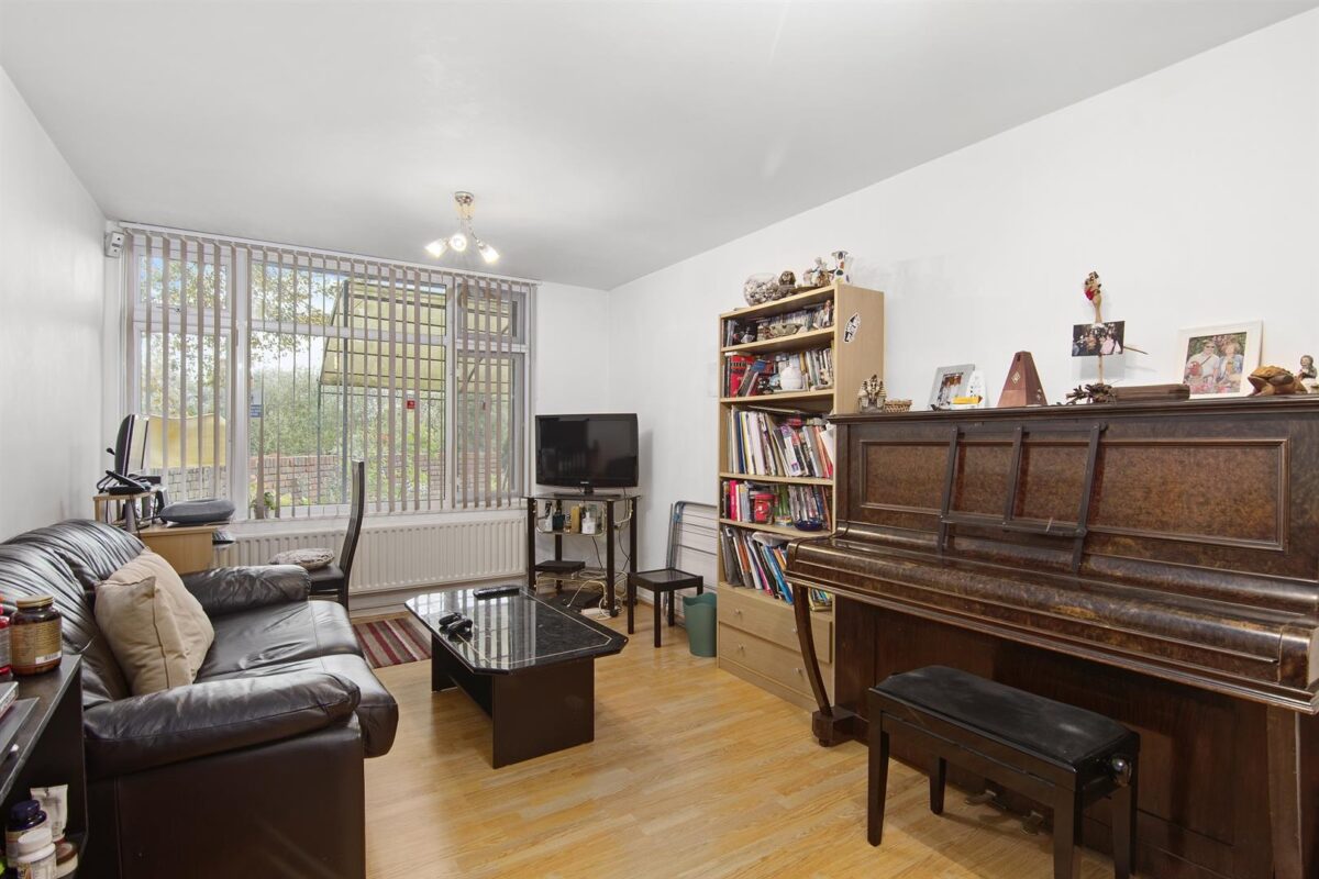 Kessock close, (River Front) London, N17 9PW