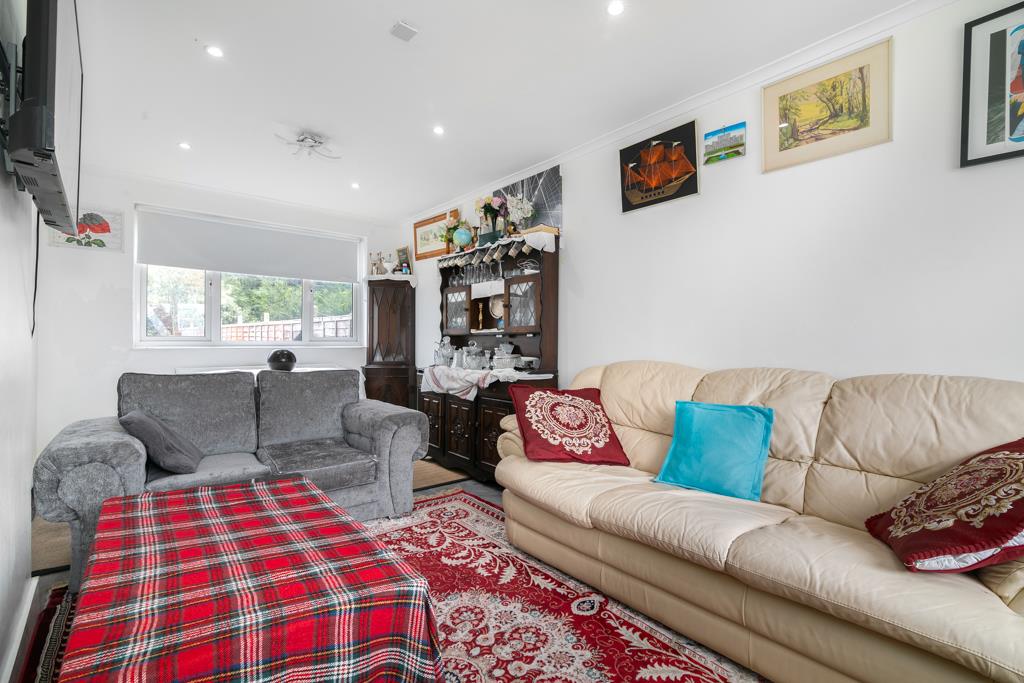 Weir Hall Avenue, London