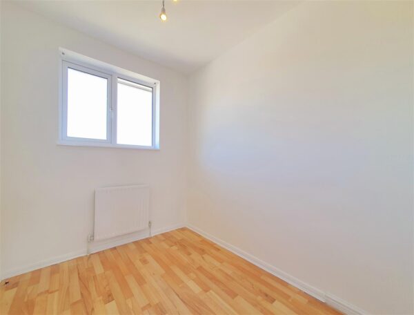 Second Avenue, Dagenham