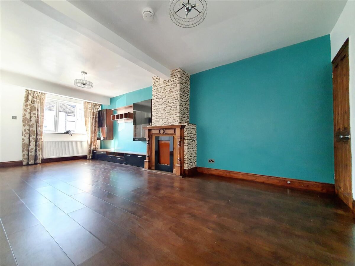 Second Avenue, Dagenham