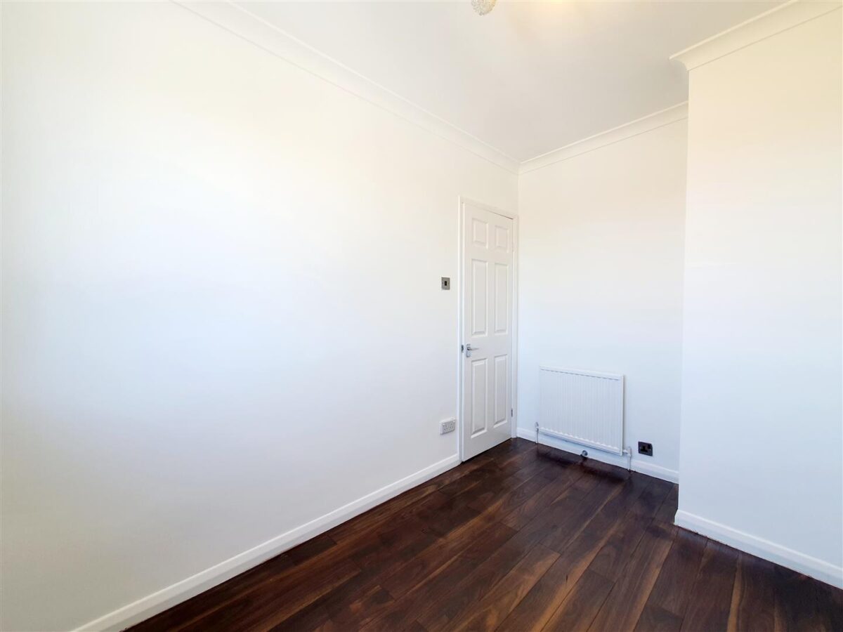 Second Avenue, Dagenham