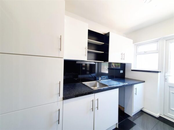 Second Avenue, Dagenham