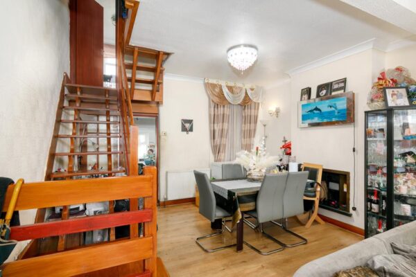 Cornwallis Avenue, London