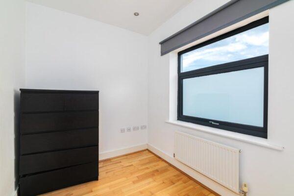 La Rose Lane, London