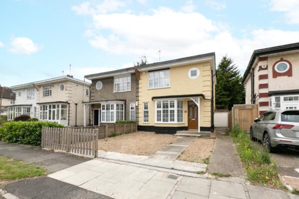 Park Crescent, Enfield