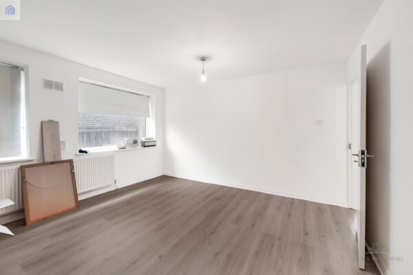 163 Lordship Lane, London