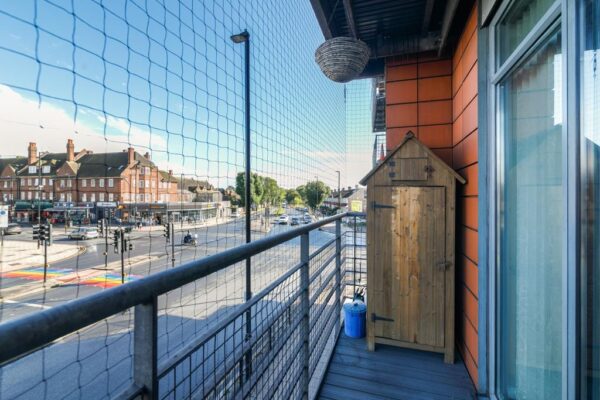 The Roundway, London