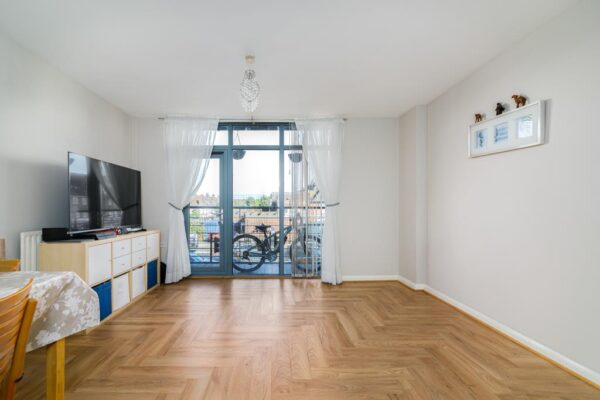 The Roundway, London