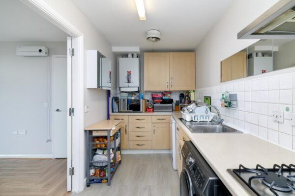 The Roundway, London