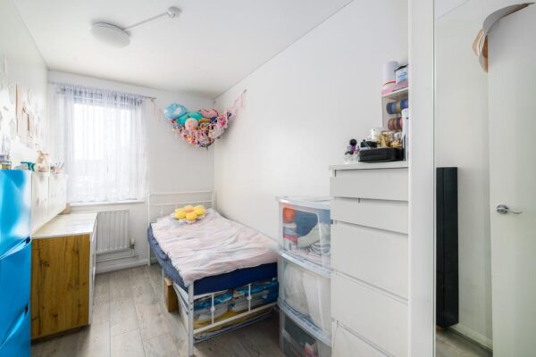 The Roundway, London