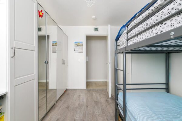 The Roundway, London