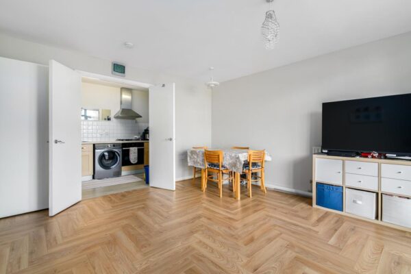 The Roundway, London