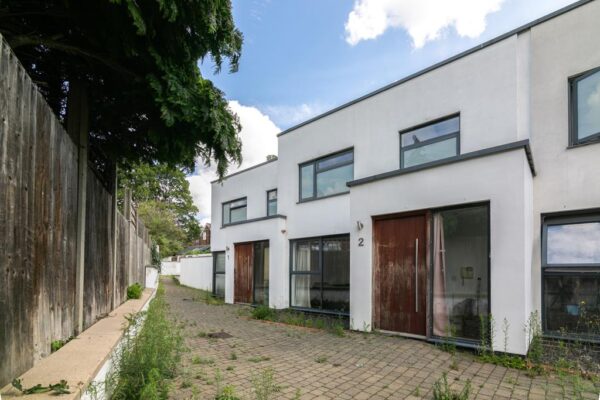 La Rose Lane, London