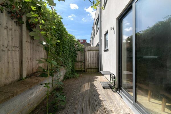 La Rose Lane, London