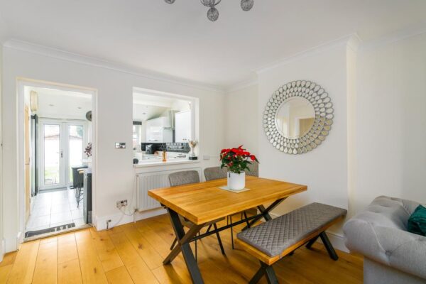 Birchwood Avenue, Hatfield