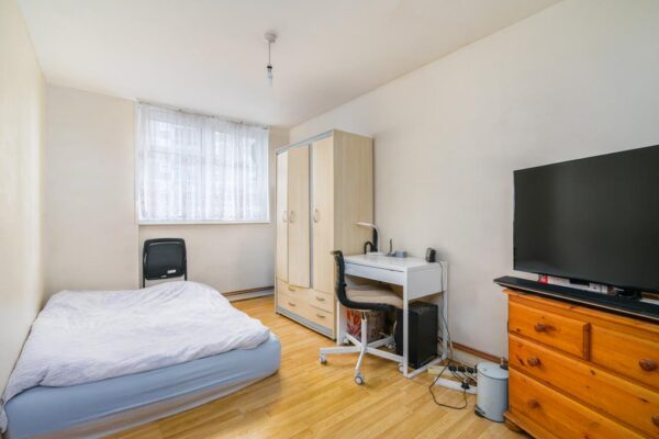 Ayley Croft, Enfield