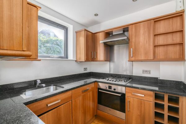 La Rose Lane, London