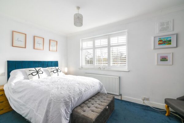 Birchwood Avenue, Hatfield