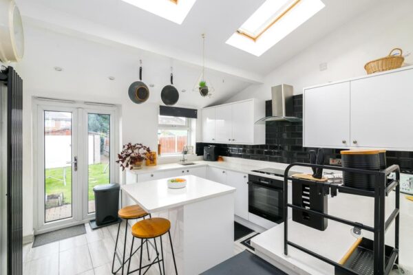 Birchwood Avenue, Hatfield