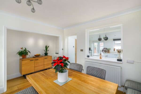 Birchwood Avenue, Hatfield