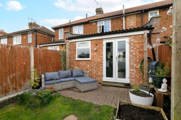 Birchwood Avenue, Hatfield