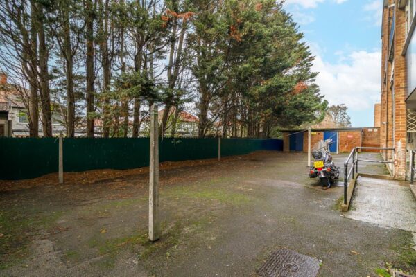 Ayley Croft, Enfield