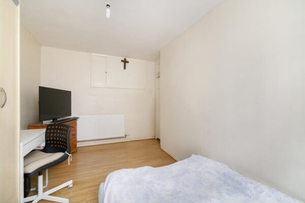 Ayley Croft, Enfield