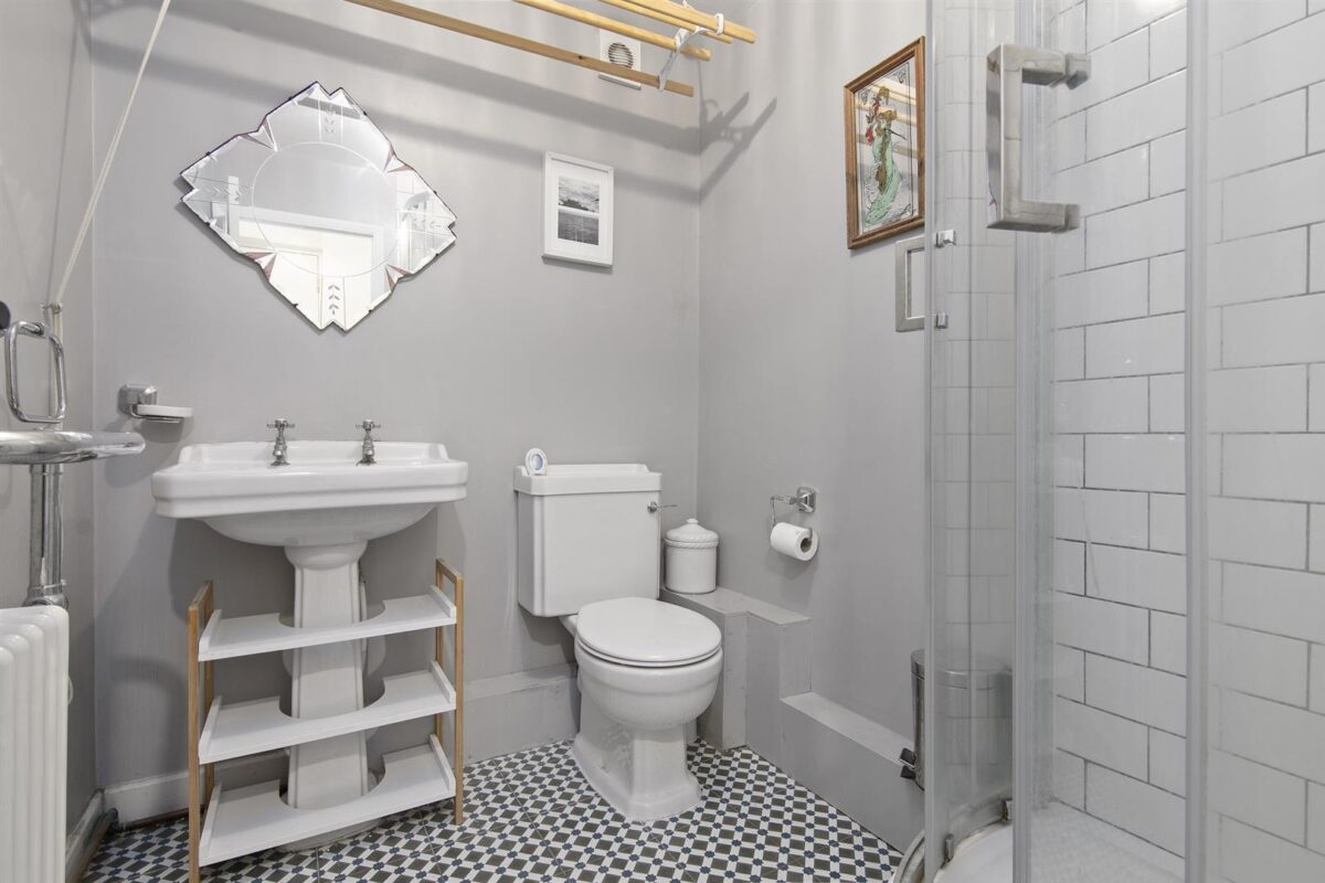 Bream Close, London, N179DW