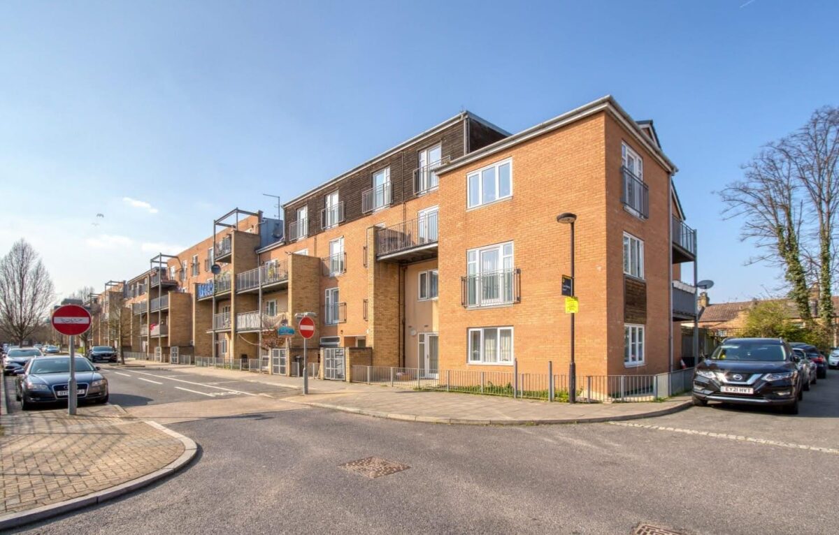 Academia Way, London