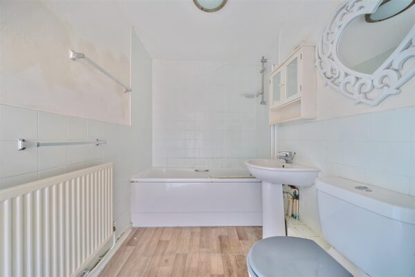 Academia Way, London