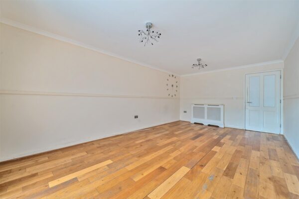 Academia Way, London