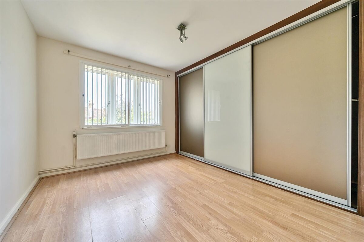 Academia Way, London