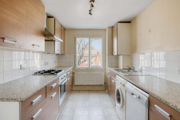 Academia Way, London