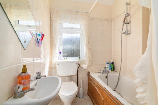 Henningham Road, London