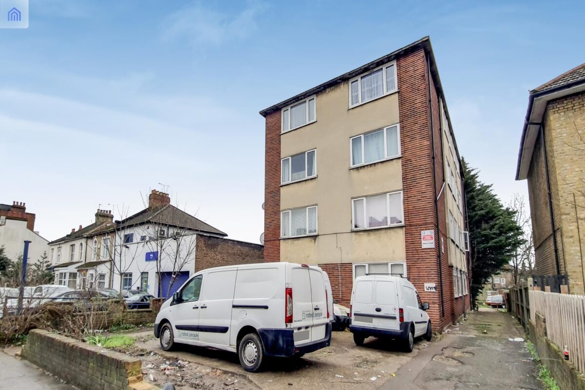 163 Lordship Lane, London