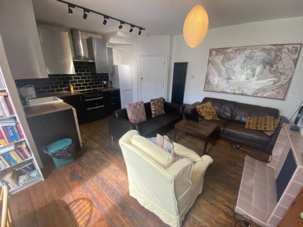 210, Park Lane, Tottneham, London, N17 0JA