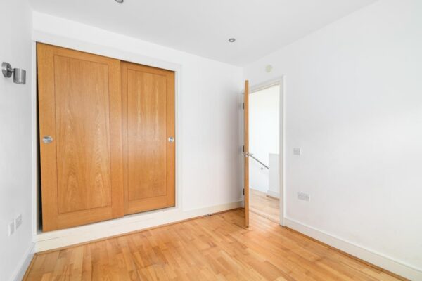 La Rose Lane, London