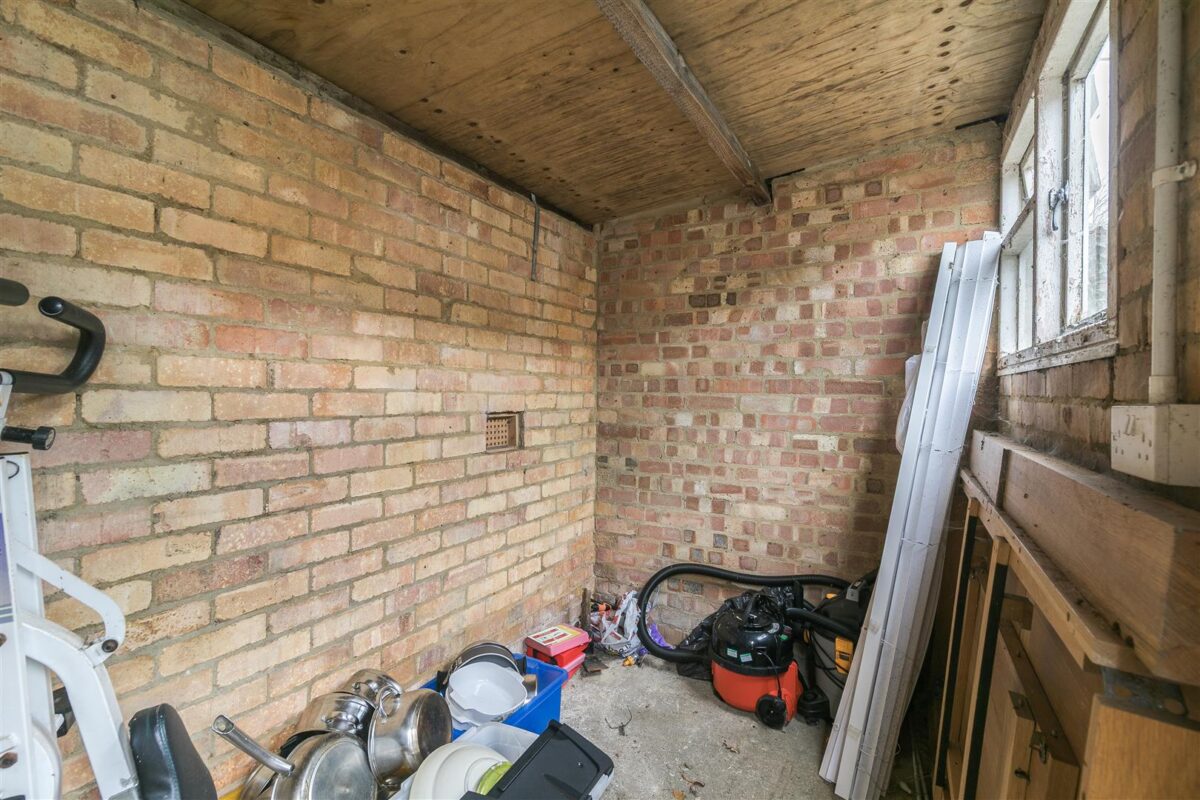 Paddock Mead, Harlow, Essex, CM18 7RP