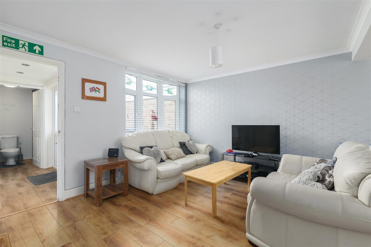 Paddock Mead, Harlow, Essex, CM18 7RP