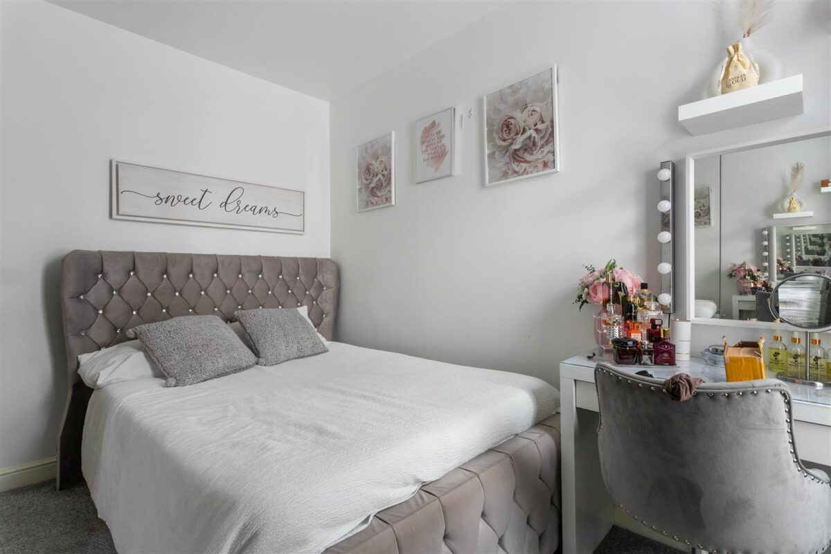 Thackeray Avenue, London