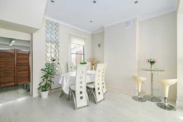 Cornwallis Avenue, London