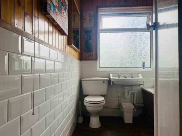 210, Park Lane, Tottneham, London, N17 0JA