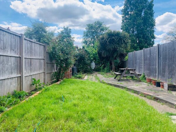 210, Park Lane, Tottneham, London, N17 0JA