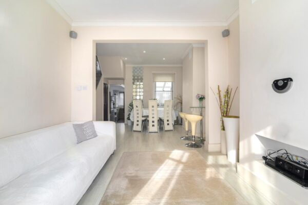 Cornwallis Avenue, London