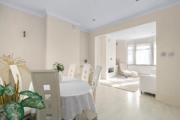 Cornwallis Avenue, London