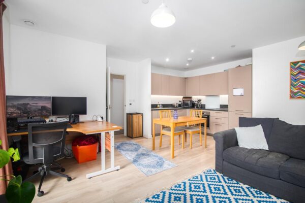 Coster Avenue, London