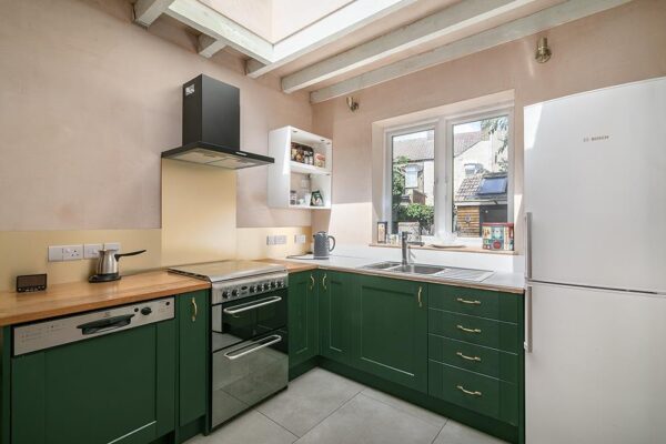 North Avenue, Silver Street Edmonton London